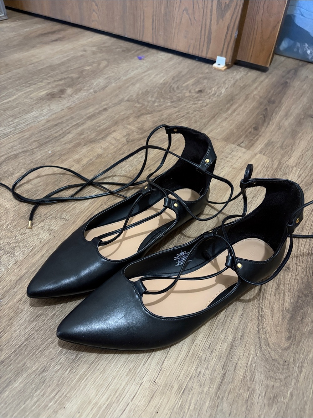 Black Tie Flats